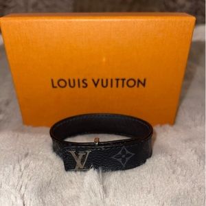Louis vuitton slim bracelet size 19